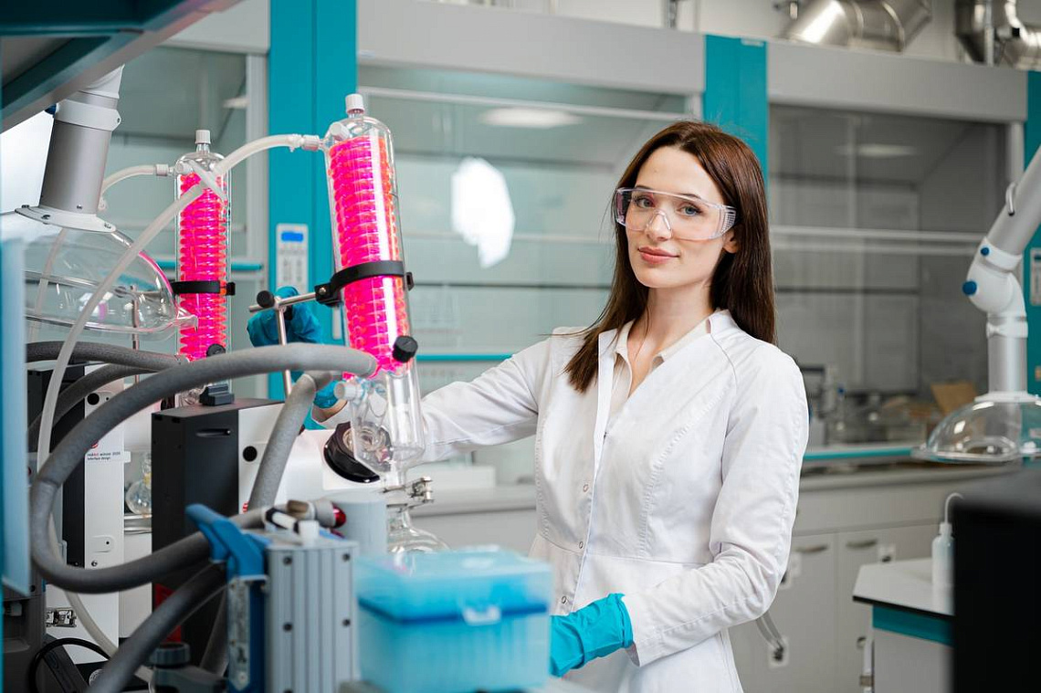 В Сириусе синтезировали новые молекулы, способные усилить действия известных антибиотиков